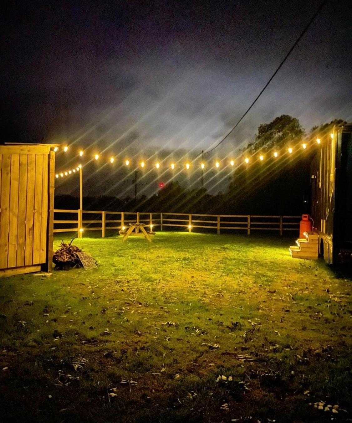 Отель North Yorkshire Horse Box Экстерьер фото